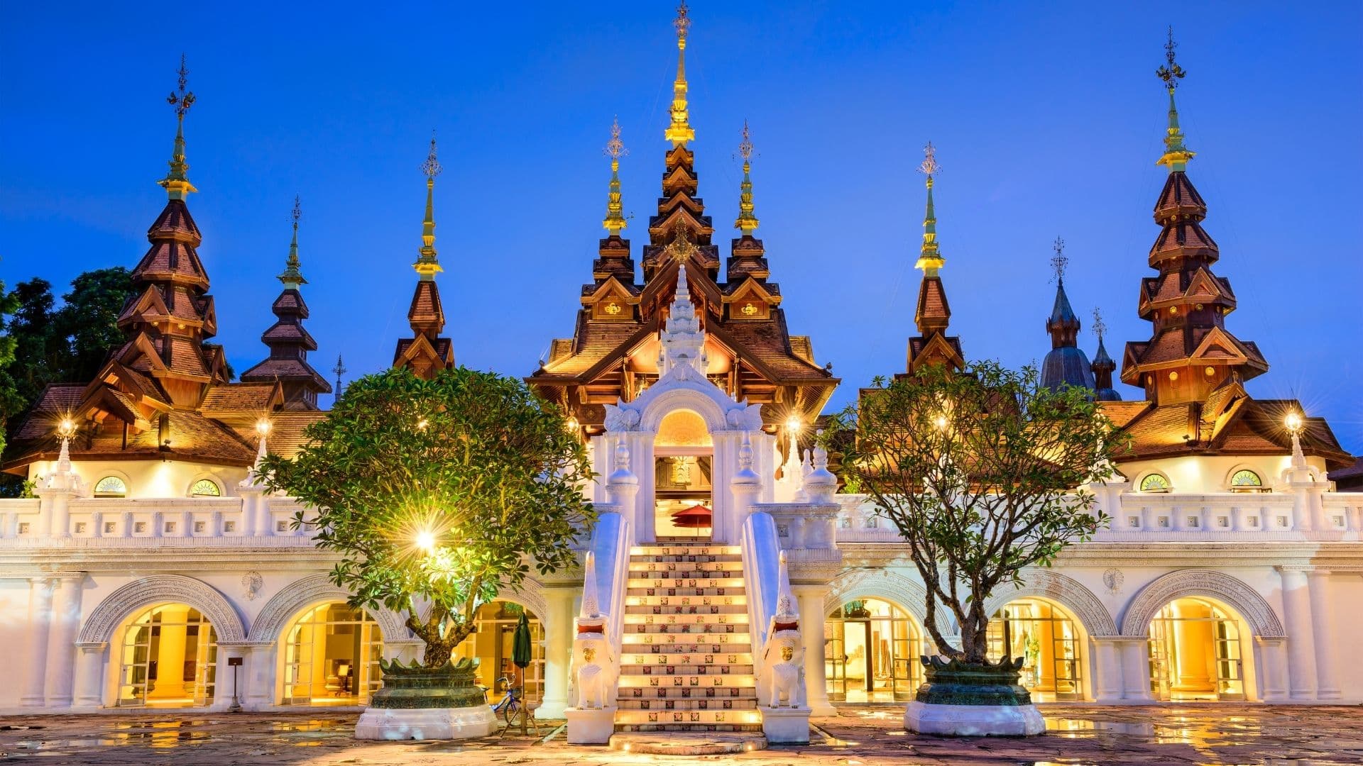 Chiang Mai temple at dusk