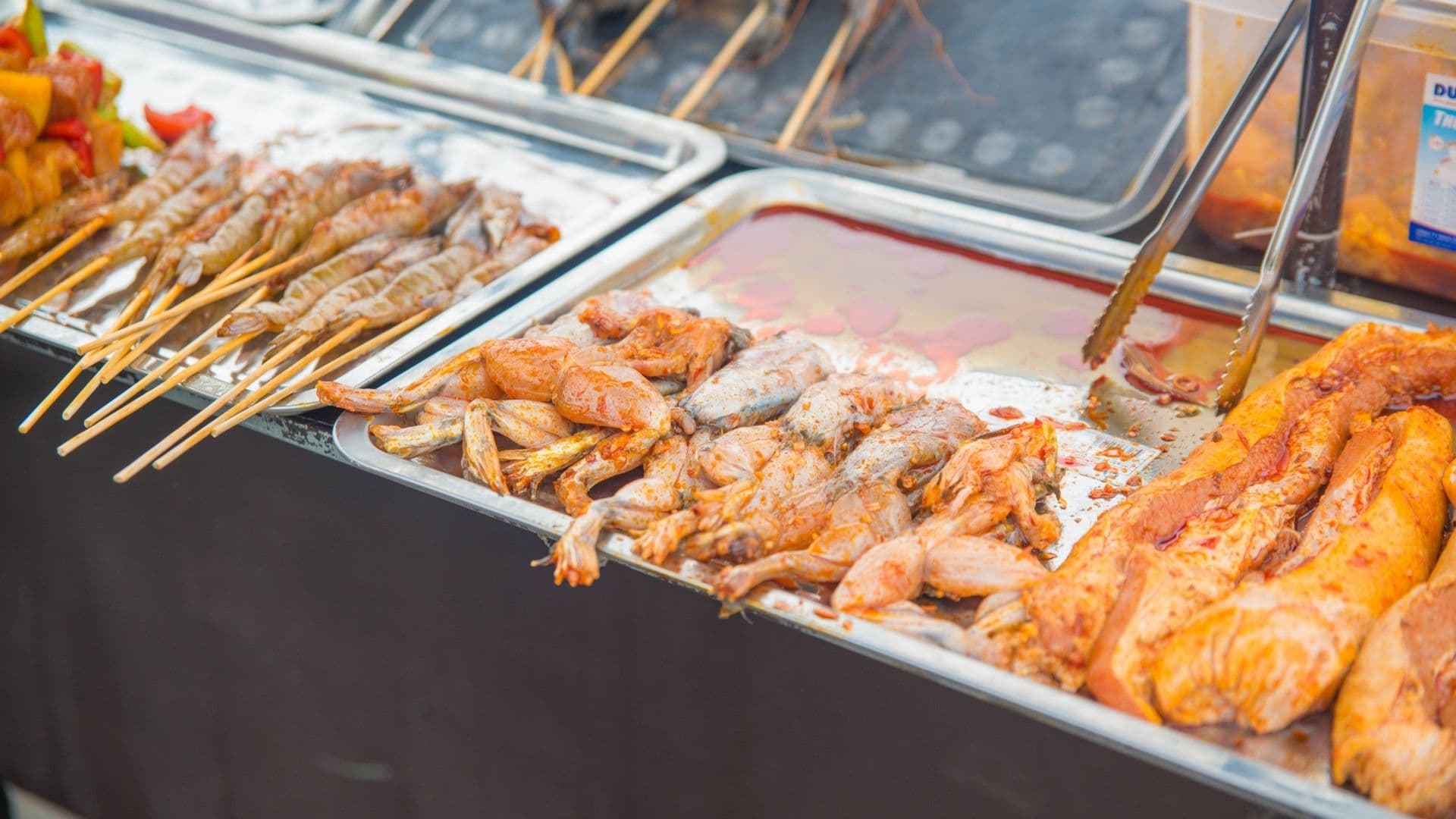 Bangkok Markets Tour | Damnoen Saduak & Maeklong Railway