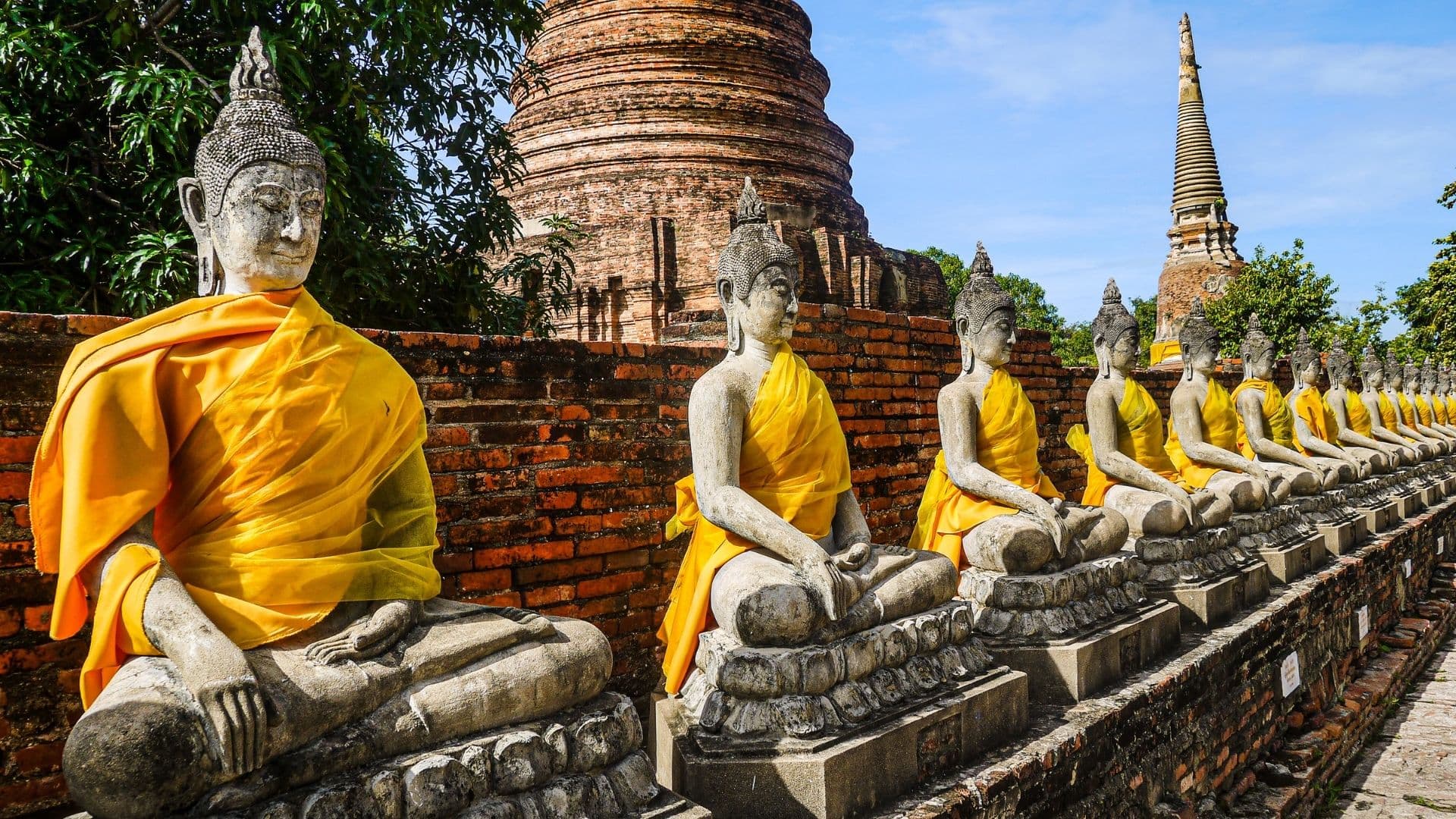 Bangkok Temples Tour | Grand Palace, Wat Pho & Emerald Buddha