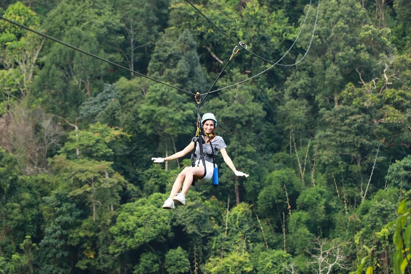 Tirolina en la jungla cerca de Chiang Mai · 19 o 38 plataformas, bufé tailandés incluido