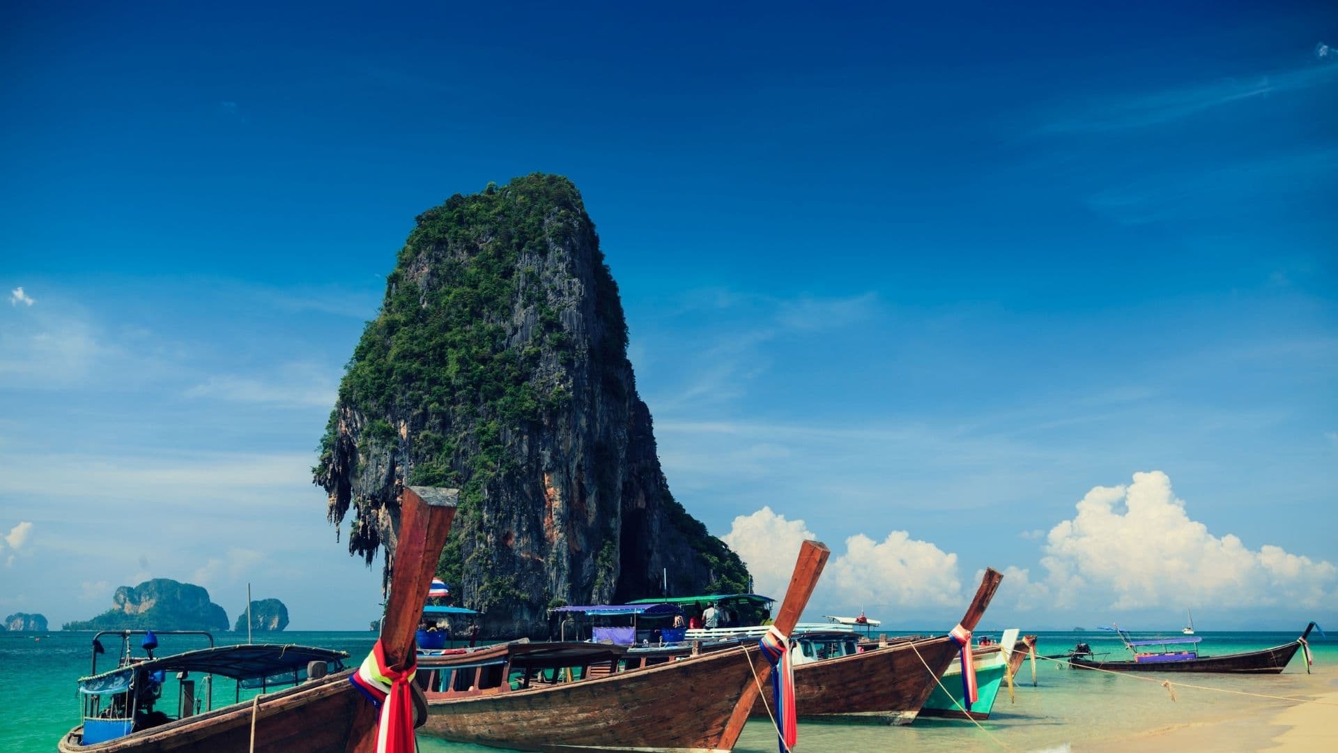 ทัวร์ปีนเขาหาดไร่เลย์ กระบี่