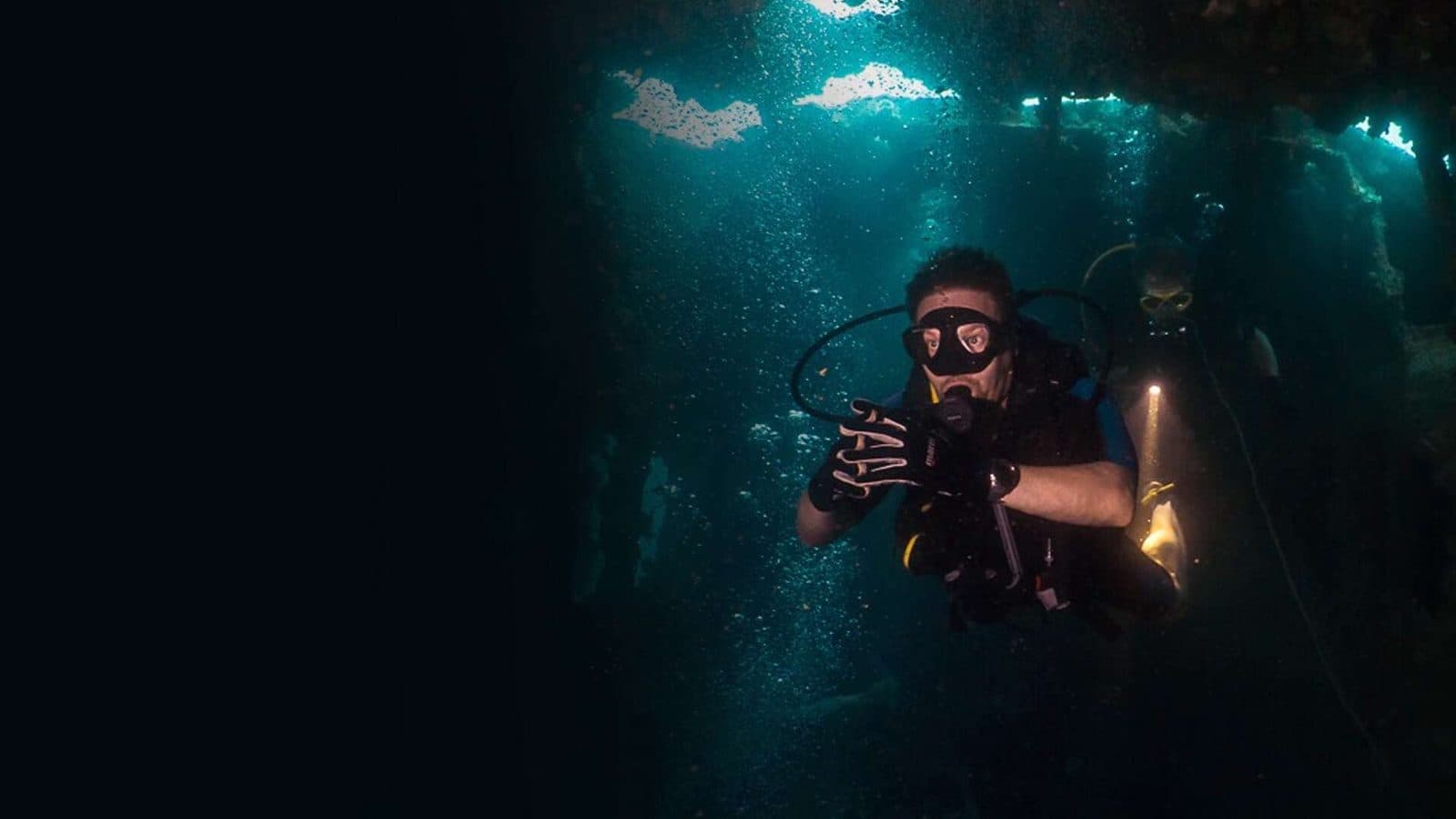 Diving for Certified Divers · 2 dives at the Pattaya islands or Samae San, Phi Phi Paradise Travel
