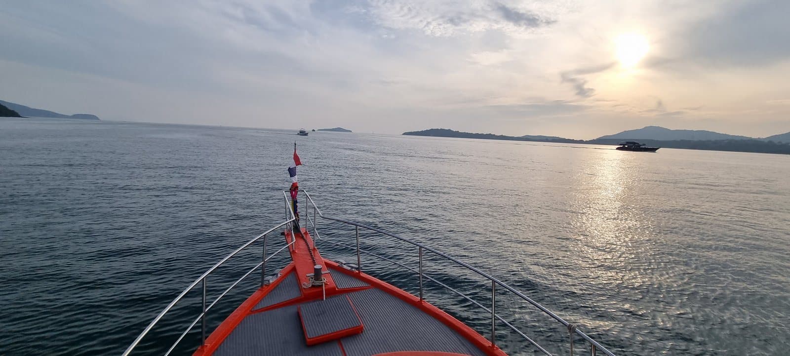 Expedición de pesca a las Similan · 2 días / 1 noche a bordo desde Phuket (hasta 6 pers.), Phi Phi Paradise Travel