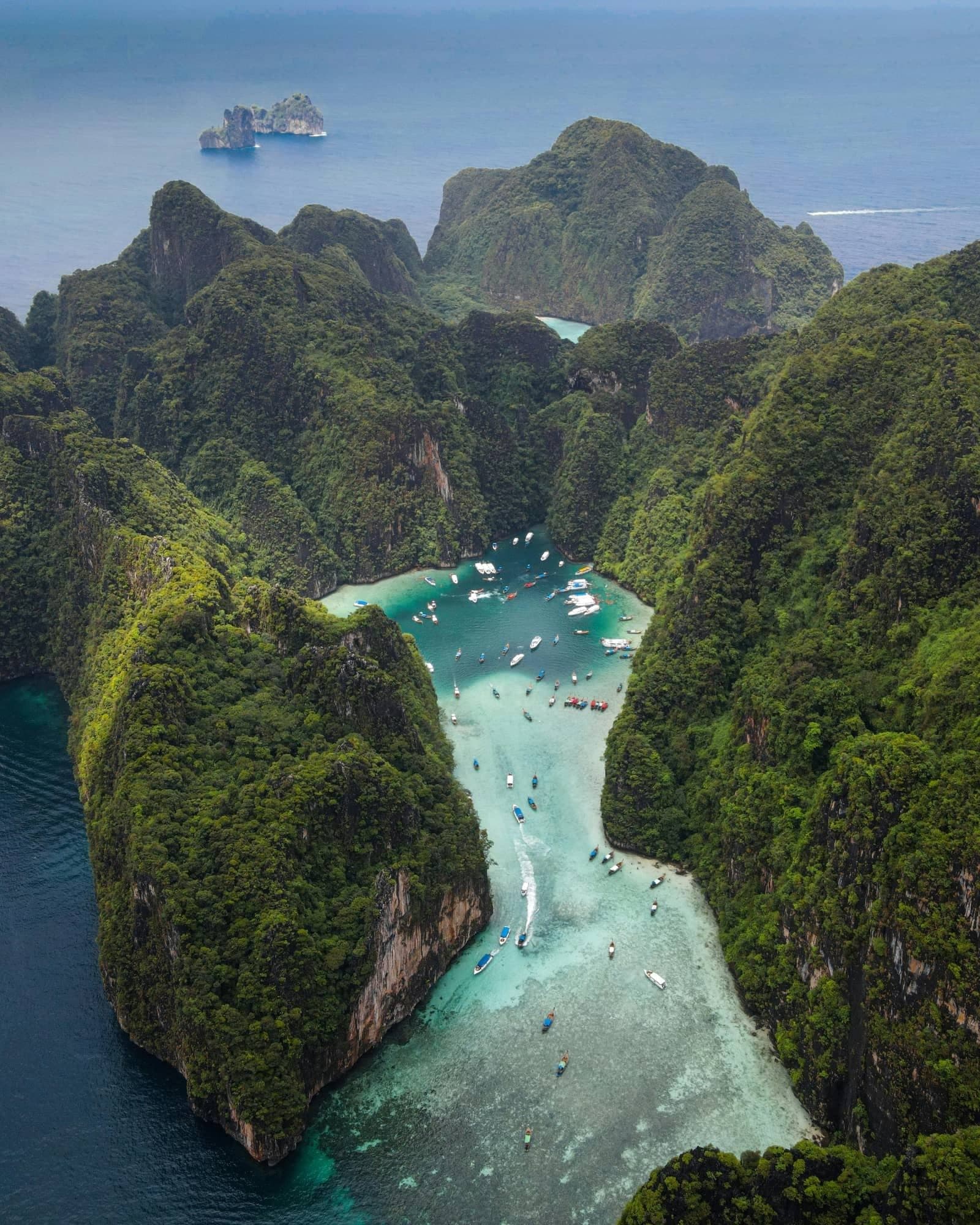 Longtail de lujo privado desde Phuket · Koh Khai, James Bond, Hong o Phi Phi