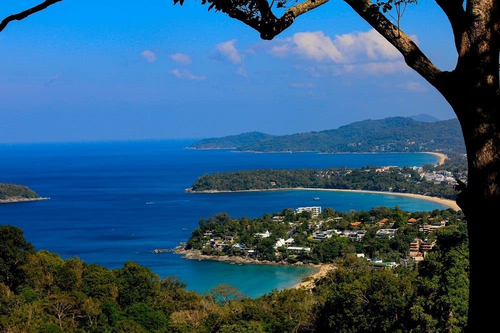 Phuket maßgeschneidert im privaten Van mit Guide · 8-Stunden-Tag (bis zu 9 Pers.), Phi Phi Paradise Travel