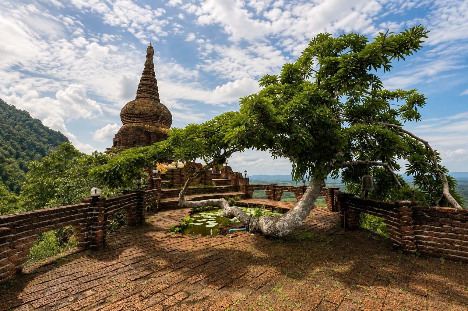 Khao Na Nai Luang und Ban Nam Rad privat · Tagestour für 2 bis 6 Personen (Khao Lak), Phi Phi Paradise Travel