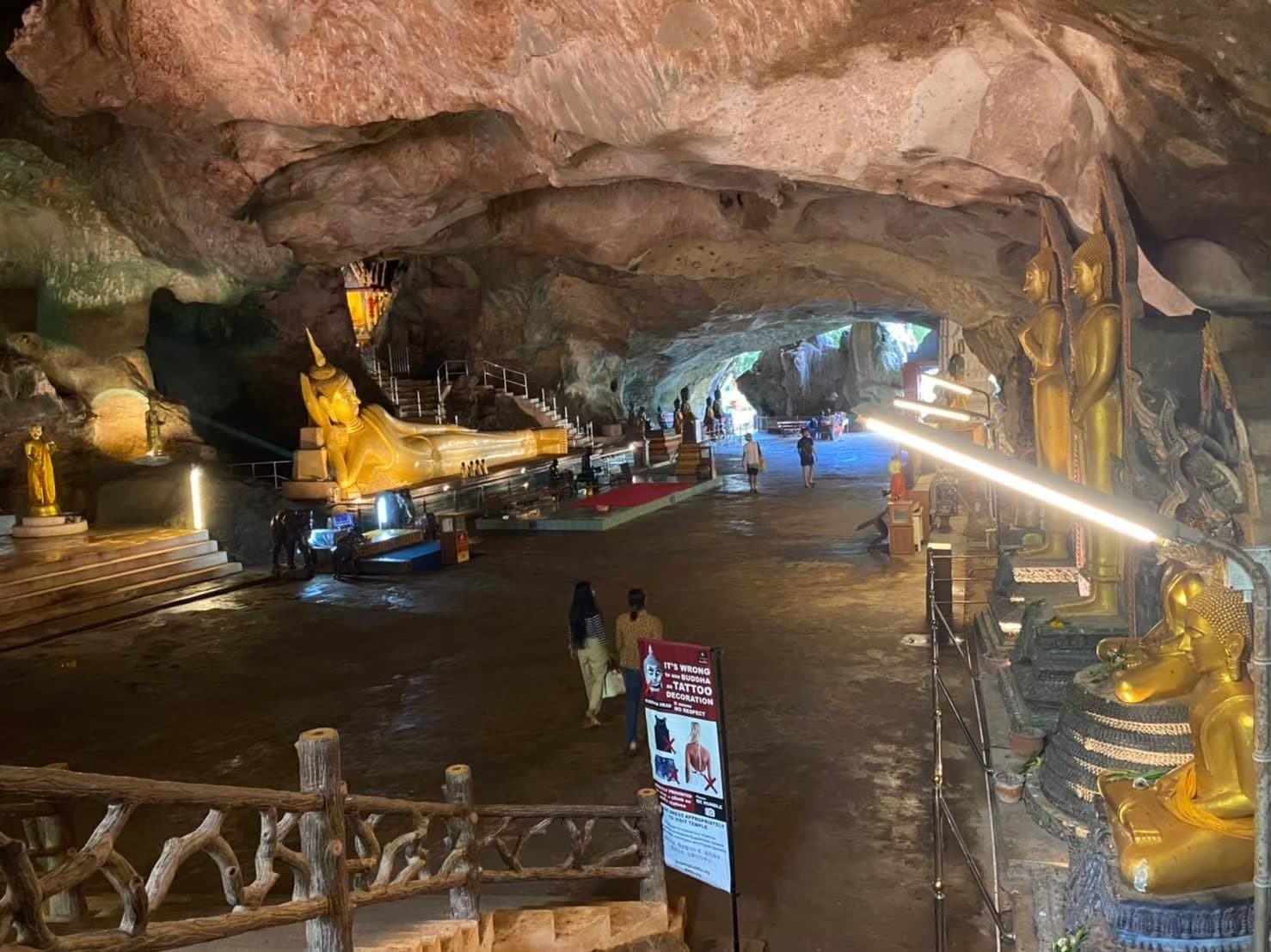 Tempel, Wasserfall und Strand von Khao Lak · Kulturtag mit Mittagessen, Phi Phi Paradise Travel