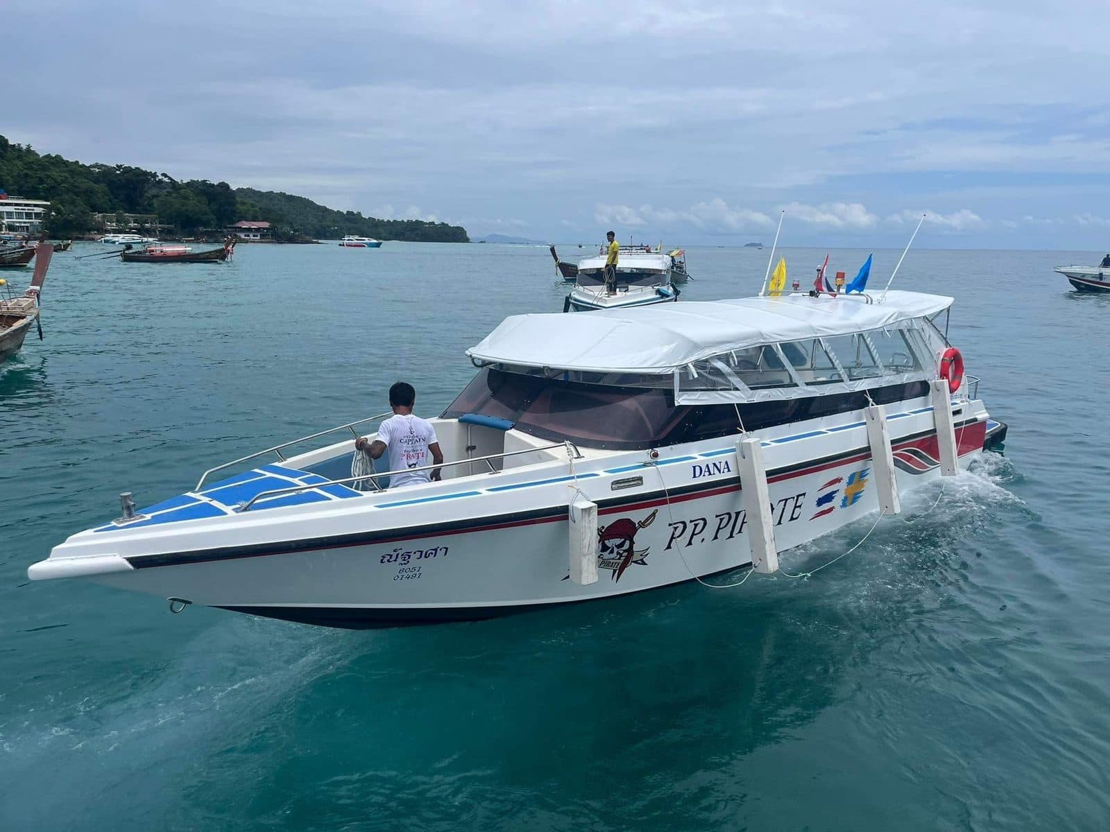 James Bond Island en speedboat privé · au départ de Koh Yao, jusqu'à 15 personnes, Phi Phi Paradise Travel